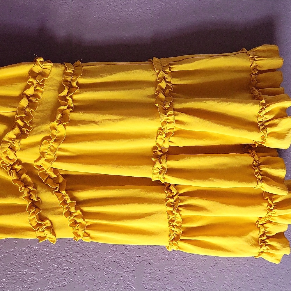 Iris Ruffled Dress - Picture 3 of 12